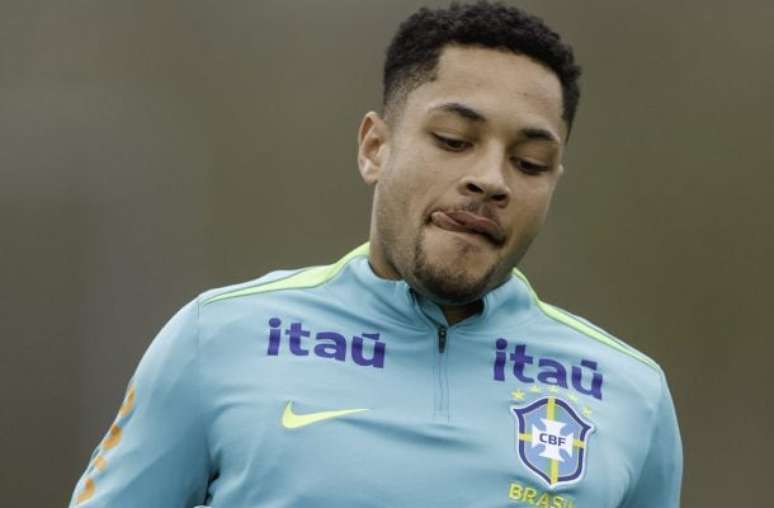 Vitor Roque voltou a ser convocado para a Seleção Brasileira –