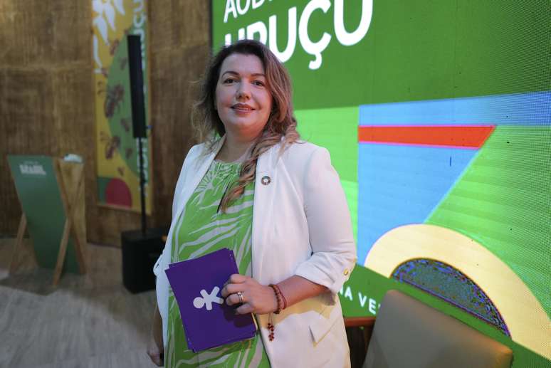 Joannes Ribas, Sustainability Director at Vivo, participates in a COP30 session