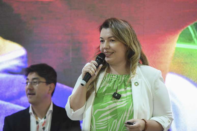 Vivo Sustainability Director Joanes Ribas participates in a panel discussion at the Brazil Pavilion at COP30