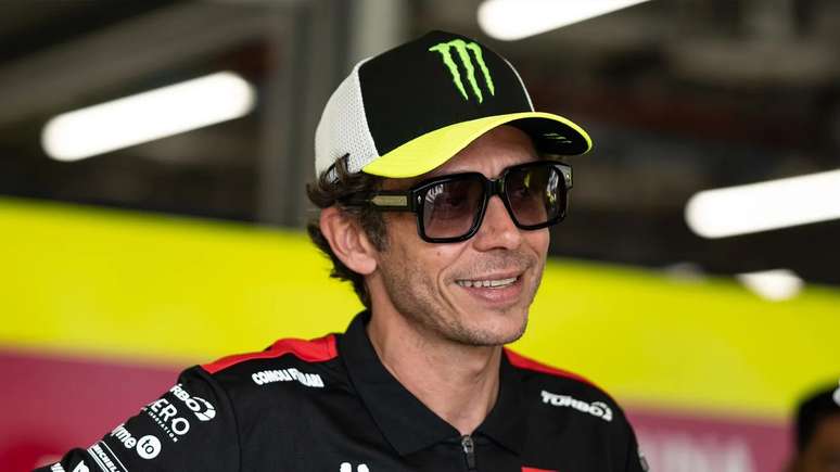 Valentino Rossi foi cogitado como substituto de Kyle Larson.