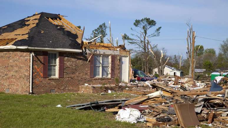 Lugar afetado por um tornado –