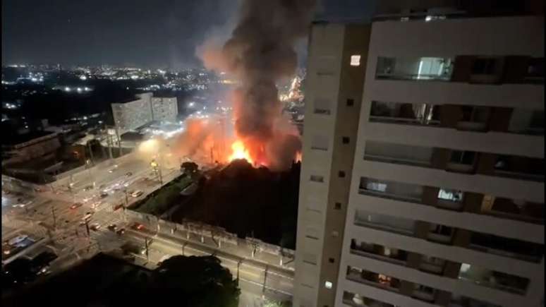 Uma explosão seguida de um incêndio foi registrada na quinta-feira, 13, no Tatuapé, na zona leste de São Paulo.