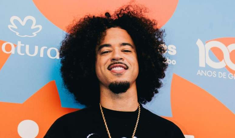 L7nnon rebate críticas à sua estreia na novela 'Dona de Mim': "Quando anunciaram que eu ia estar na novela, muita gente falou mal, que eu não era ator, que eu estava roubando o lugar de alguém e tal.".