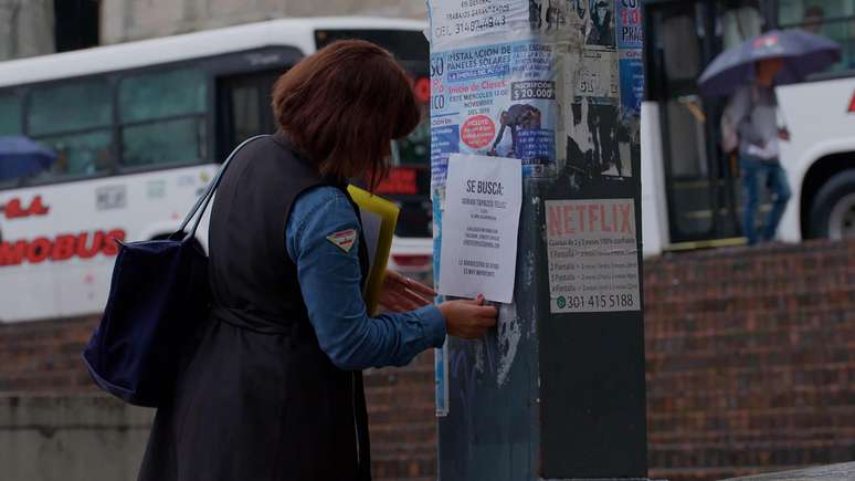Em suas viagens &agrave; Col&ocirc;mbia, Jenifer de la Rosa bateu em in&uacute;meras portas em busca de pistas sobre a m&atilde;e