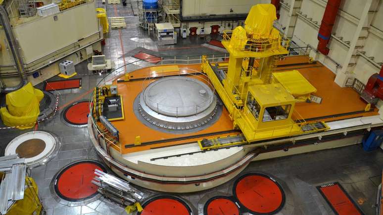 Os sistemas de propuls&atilde;o nuclear do Gerald Ford se baseiam em reatores nucleares capazes de gerar vapor suficiente para movimentar enormes turbinas &ndash; depositphotos.com / josekube