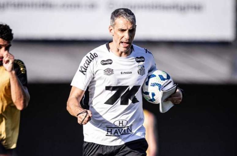 Treinador ainda terá mais um treino para definir o time –