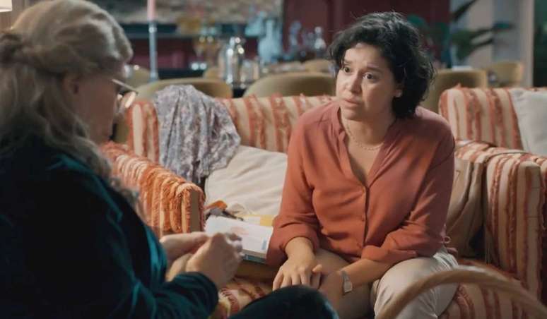 A funcionária que reveza com Gerluce ficará bastante machucada, mas conseguirá sobreviver