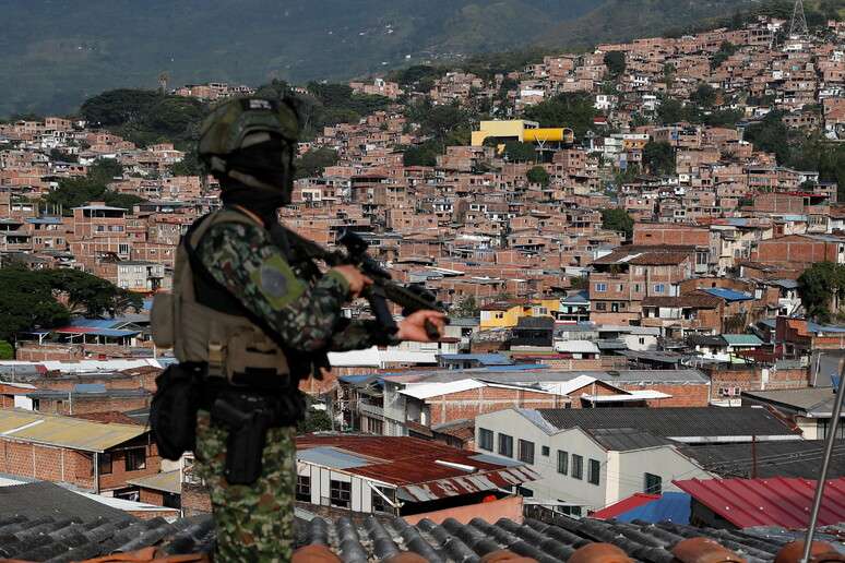 Forças Armadas da Colômbia em operação especial em Cali em setembro