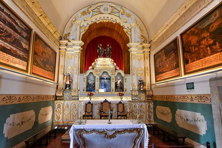 A relev&acirc;ncia da Igreja Matriz dos Santos Cosme e Dami&atilde;o n&atilde;o se limita &agrave; arquitetura ou &agrave; hist&oacute;ria religiosa. O templo tornou-se s&iacute;mbolo de resist&ecirc;ncia, f&eacute; e continuidade &ndash; Minist&eacute;rio P&uacute;blico de Pernambuco/Wikimedia Commons