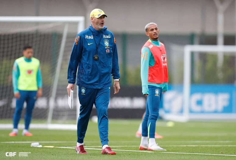 Londrino, Paul Clement vai trabalhar em um jogo da Seleção em sua cidade natal –