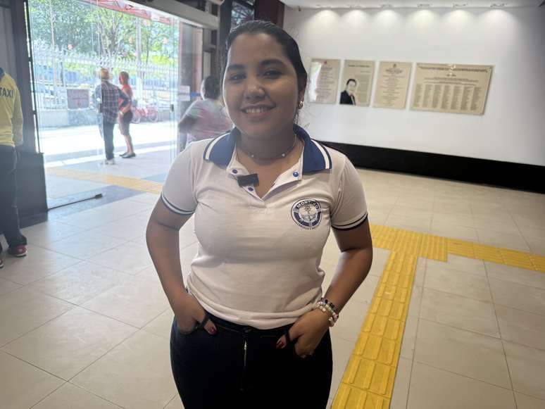  Vanda Barbosa, 22 anos, de Ponta de Pedras, vive uma rotina quase coreografada pela mar&eacute;