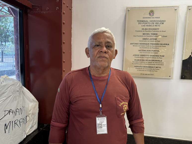 Jorge Gomes da Silva, de 65 anos, trabalha h&aacute; tr&ecirc;s d&eacute;cadas com agenciamento de passagens