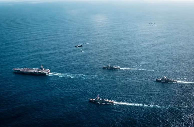 USS Gerald Ford lidera formação na região da América Latina