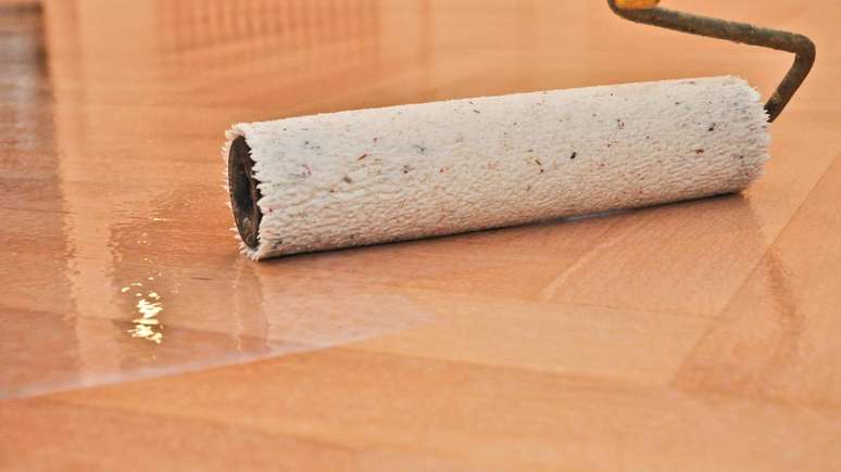 Shellac has a wide range of applications due to its versatility as a varnish, insulator and protectant – depositphotos.com / minco.soska