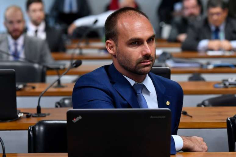 Eduardo Bolsonaro está nos Estados Unidos desde fevereiro e corre o risco de perder o mandato.