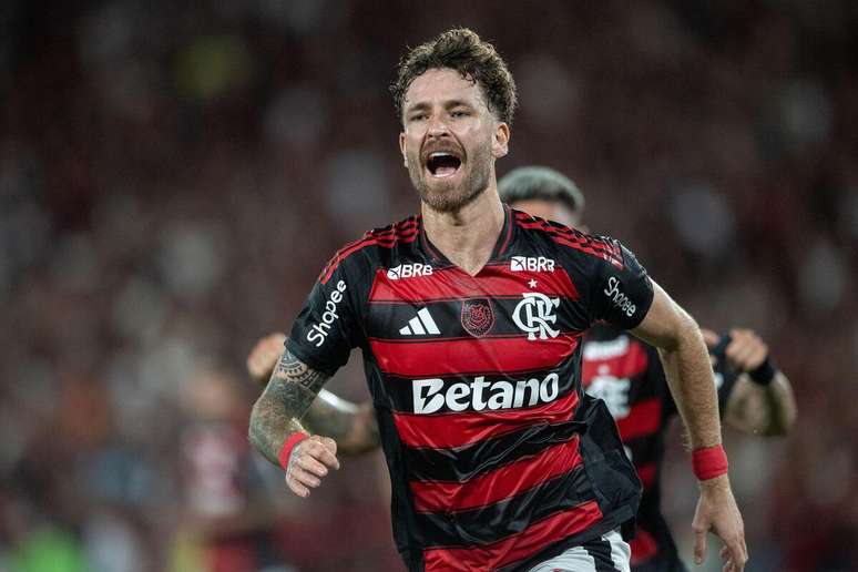 Léo Pereira (Flamengo) celebrando seu gol contra o Santos, no dia 09.11.2025 