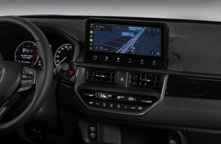 Multimídia com botões físicos bem colocados fazem o uso ser fácil e extremamente pacífico