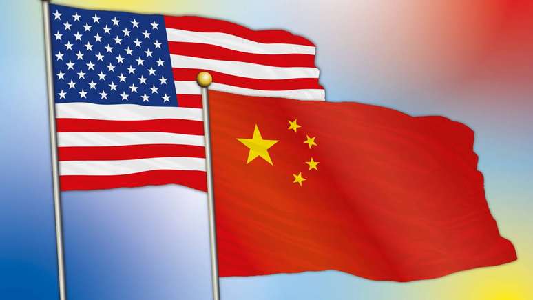 Tanto o Gerald Ford quanto o Fujian s&atilde;o marcos na corrida global pela supremacia naval e devem influenciar o desenvolvimento de futuras gera&ccedil;&otilde;es de porta-avi&otilde;es na disputa entre Estados Unidos e China &ndash; depositphotos.com / frizio