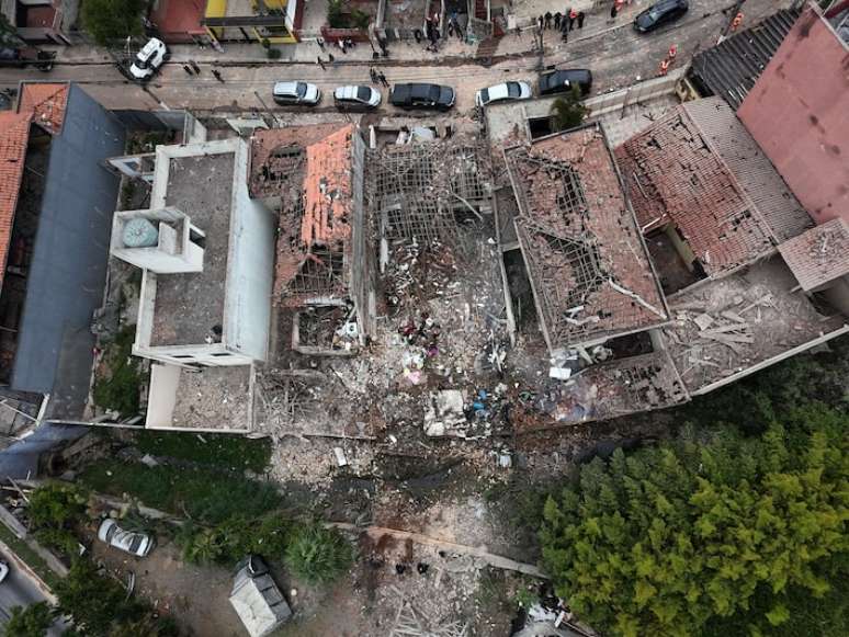 Destrui&ccedil;&atilde;o na Avenida Salim Farah Maluf ap&oacute;s explos&atilde;o na quinta-feira, 13 de novembro de 2025.