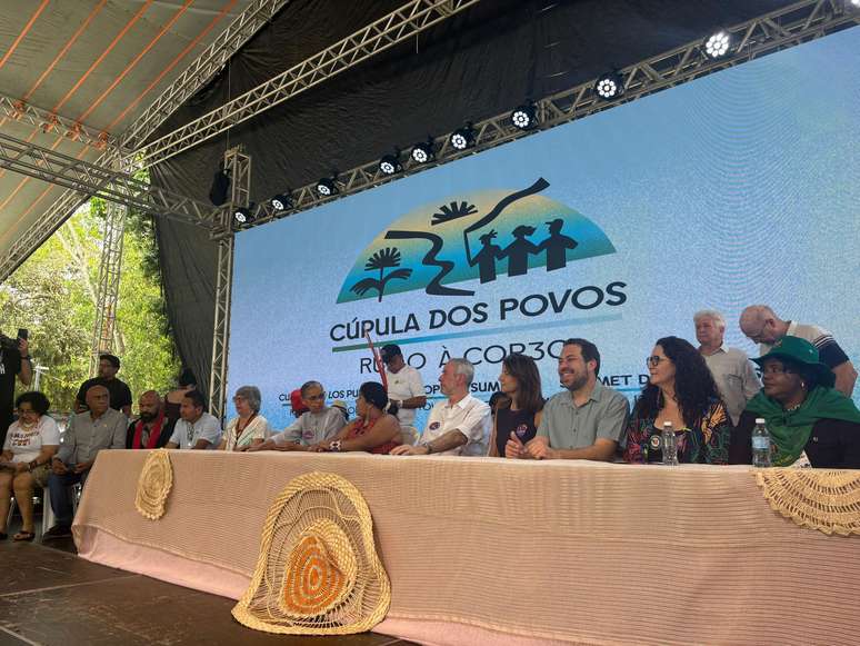 Presença de autoridades na Cúpula dos Povos