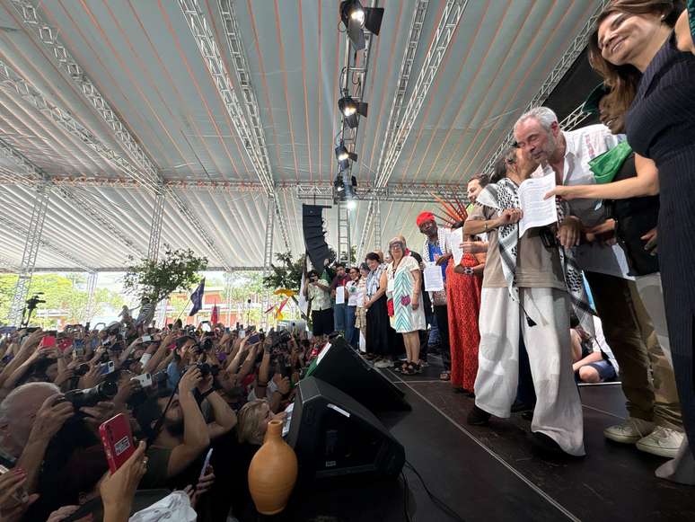 Carta foi entregue para as autoridades