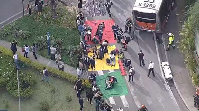 Grave acidente na marginal da Rodovia Raposo Tavares, no sentido de São Paulo.