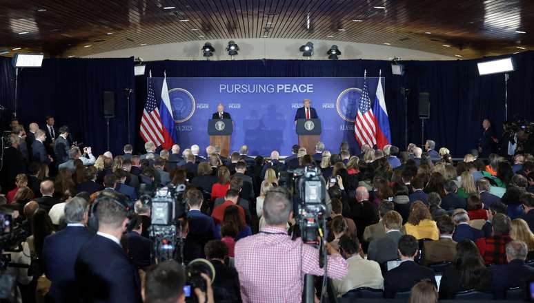 Centenas de jornalistas viajaram para Anchorage para a c&uacute;pula de agosto entre Putin e Trump