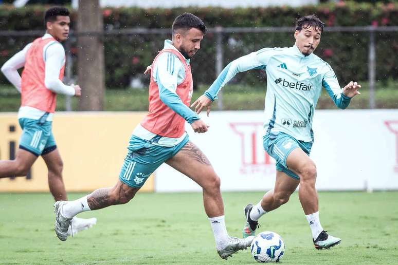 Matheus Henrique participou do treino com o elenco &ndash;