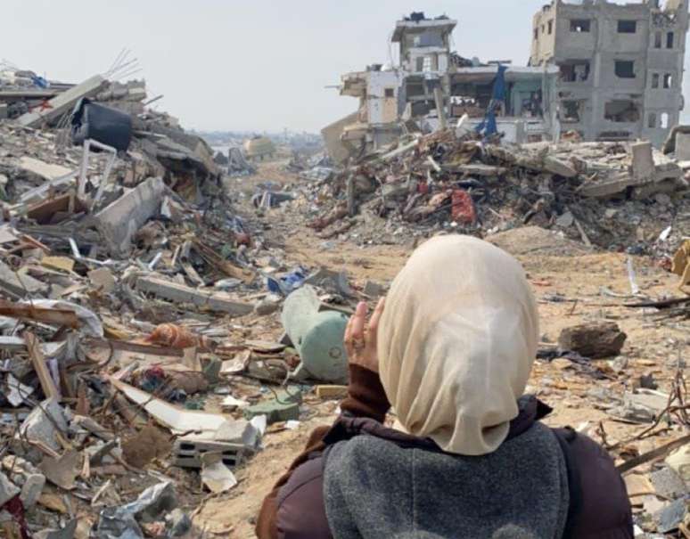 O bairro de Mona al-Harazeen, em Tal al-Hawa, foi quase totalmente destruído