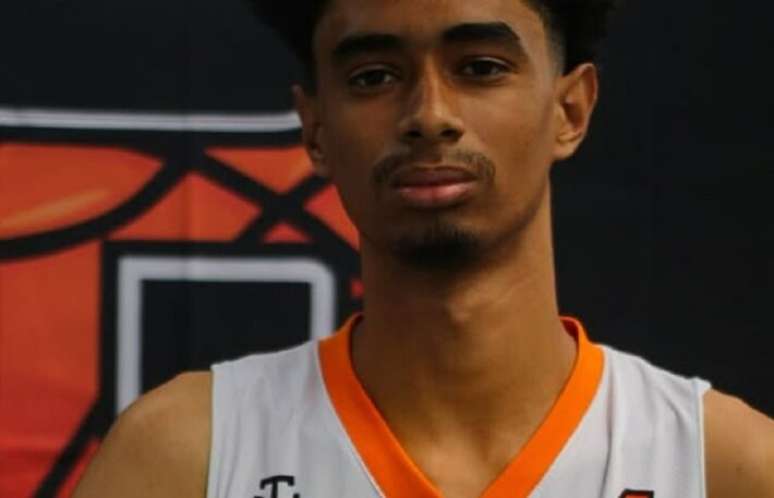 Levi Edson Corrêa Costa, de 17 anos, morreu após estrutura de concreto de cesta de basquete desabar em cima dele