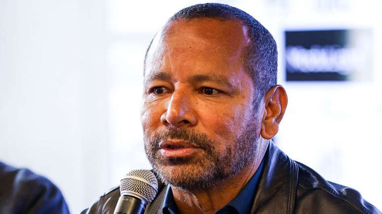 Empresa de Neymar pai compra marca de Pelé
