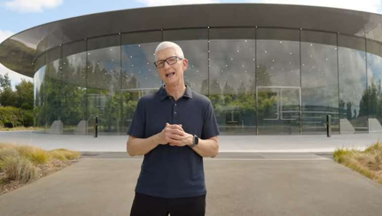 Empresa discute troca de comando enquanto Tim Cook sinaliza que pretende encerrar seu ciclo após 14 anos