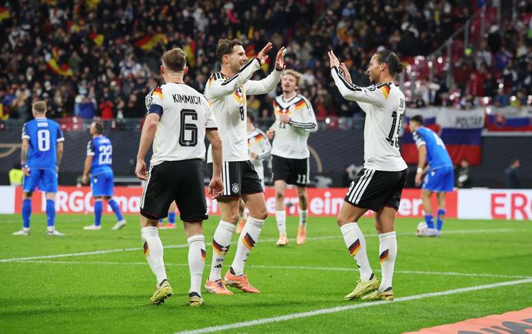 San&eacute; marcou duas vezes e foi um dos destaques da goleada 