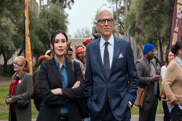 Na segunda temporada de &ldquo;Um Espi&atilde;o Infiltrado&rdquo;, Charles Nieuwendyk se disfar&ccedil;a de professor 