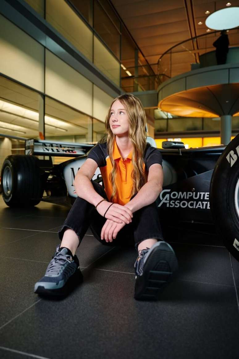 Ella Hakkinen, filha de Mika Hakkinen e nova integrante da Academia de Pilotos da McLaren.