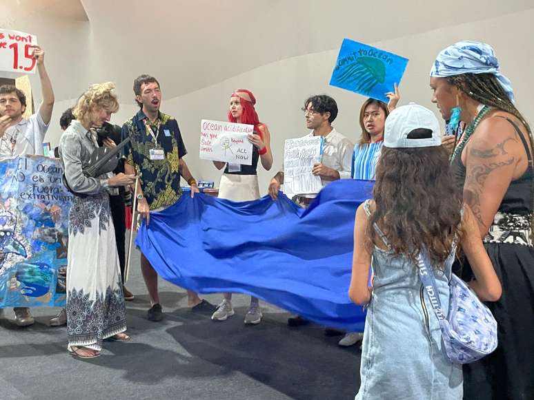 Manifestantes pedem proteção dos oceanos na COP30
