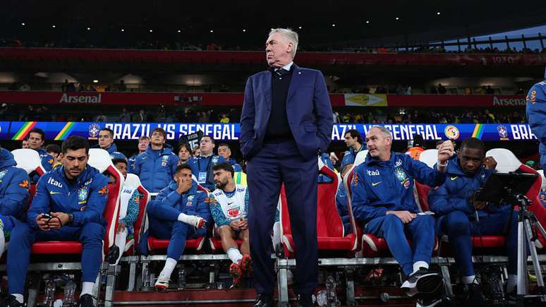 Ancelotti durante jogo da Sele&ccedil;&atilde;o