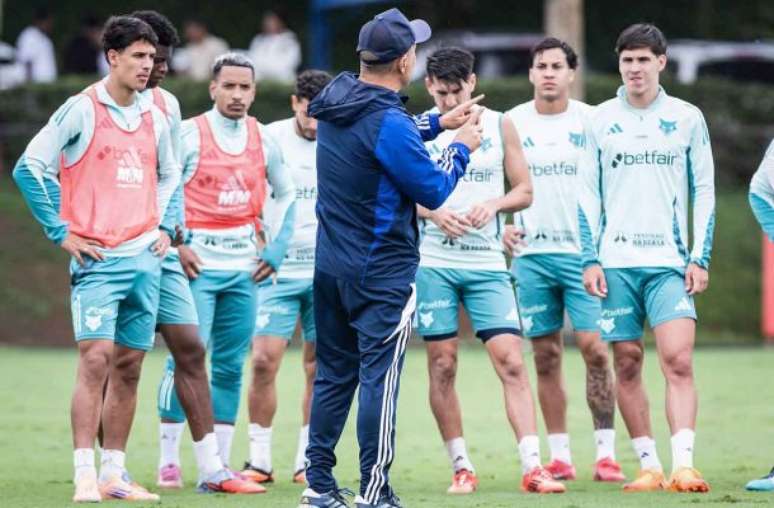 Fabrício Bruno em treino da Seleção Brasileira –