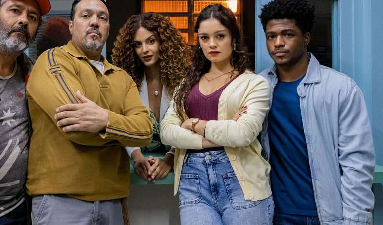 Joaquim (Marcos Palmeira), Misael (Belo), Viviane (Gabriela Loran), Gerluce (Sophie Charlotte) e Junior (Guthierry Sotero) na novela Três Graças.