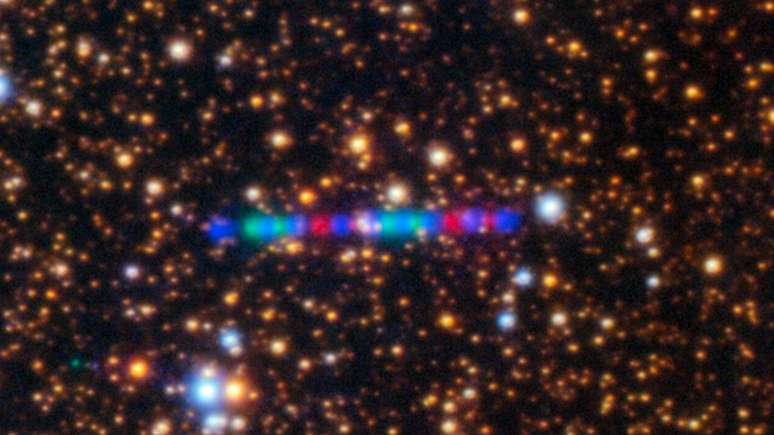 O telescópio Gemini North no Havaí capturou o rastro colorido do cometa 3I/Atlas durante sua movimentação pelo Sistema Solar