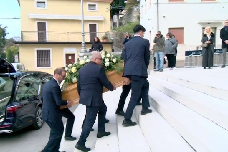 Stappazzollo foi morta pelo companheiro com 27 facadas