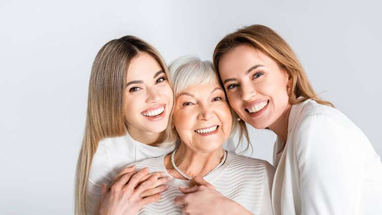 A Universidade do Norte de Illinois realizou um estudo em 2020, e chegou à conclusão de que existem alguns hábitos que aumentam a felicidade