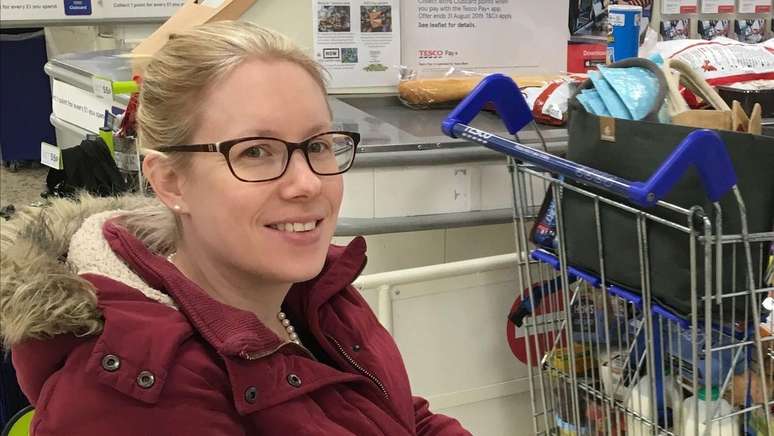 Rebecca agora ajuda a divulgar informação sobre a dor na cintura pélvica