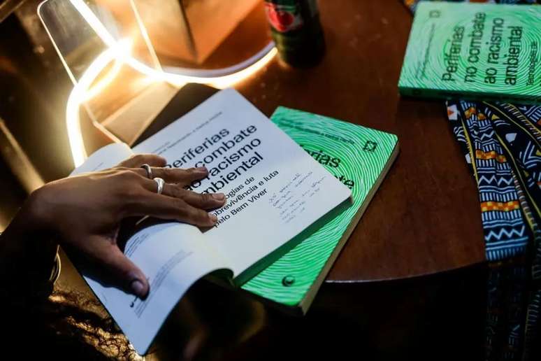 Noite de autógrafos foi mais um evento paralelo à programação oficial da COP30 – articulação alternativa marca evento oficial.