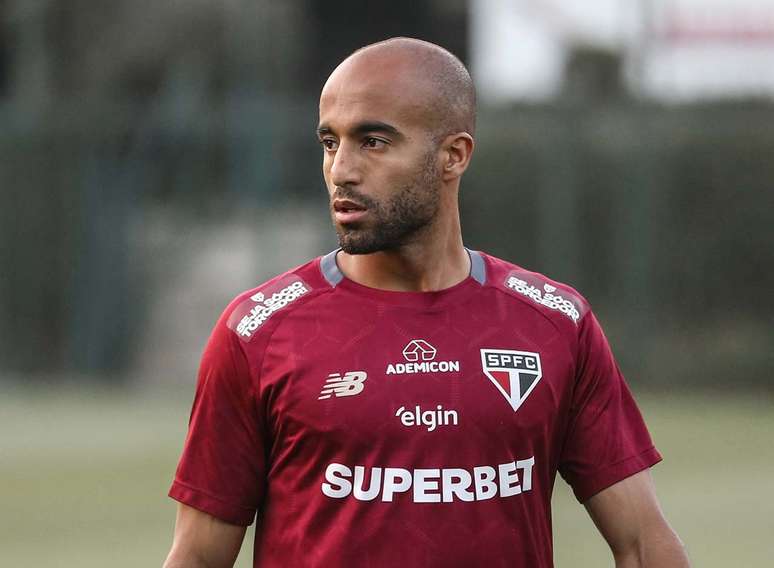 Lucas Moura deve voltar a jogar somente em 2026 &ndash;