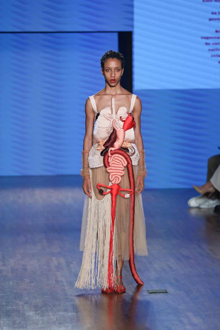 Corset Anatomia, que far&aacute; oarte do acervo permanente do The Costume Institute 