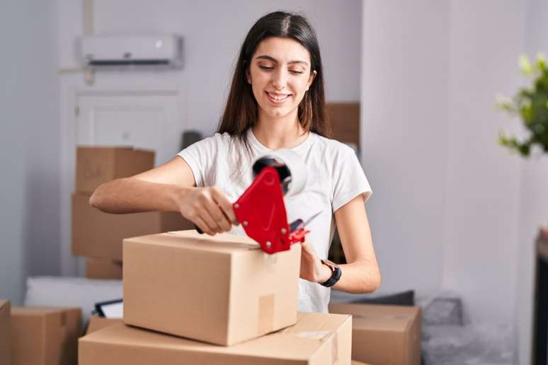 Com 15 dias de anteced&ecirc;ncia, o ideal &eacute; embalar os itens que n&atilde;o ser&atilde;o utilizados nas semanas seguintes 