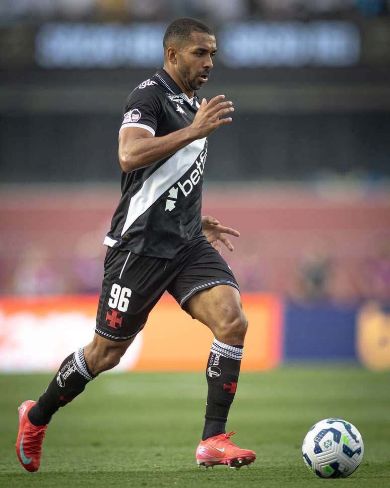 Paulo Henrique cumpre suspens&atilde;o e desfalca o Vasco contra o Gr&ecirc;mio.