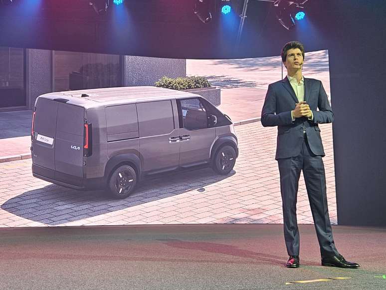 Gustavo Gandini anuncia chegada do Kia PV5