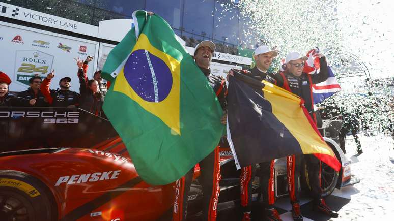 Felipe Nasr, Laurens Vanthoor e Nick Tandy comemoram a vitória nas 24 Horas de Daytona deste ano
